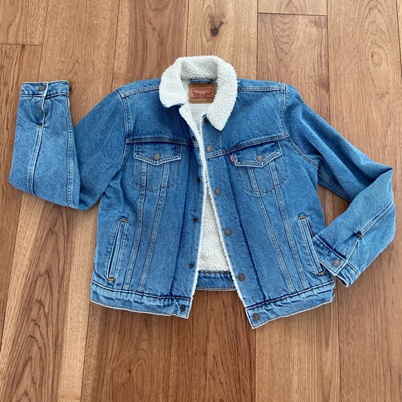 NWOT Levi Sherpa Trucker Jacket 🍁 - Picture 2 of 7